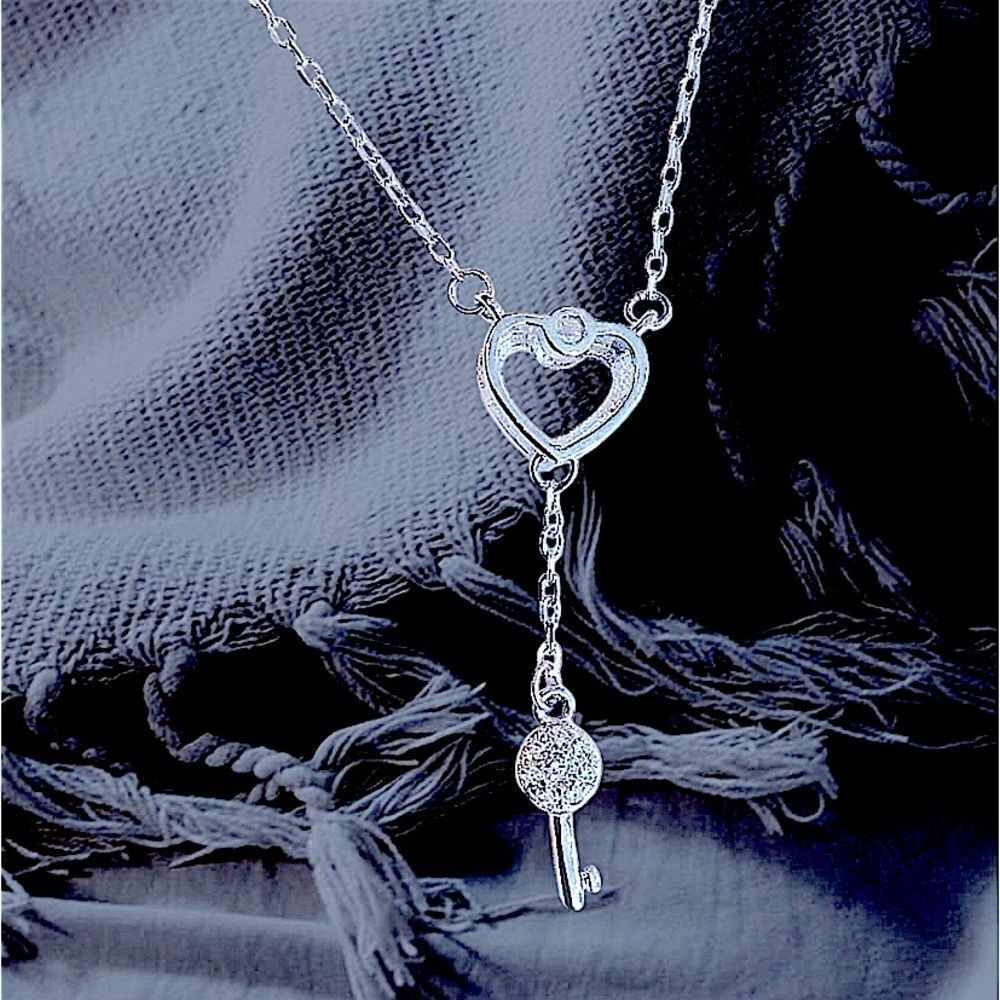 925 SILVER AND DIAMOND HEART AND LOCK NECKLACE - Picture 2 of 6